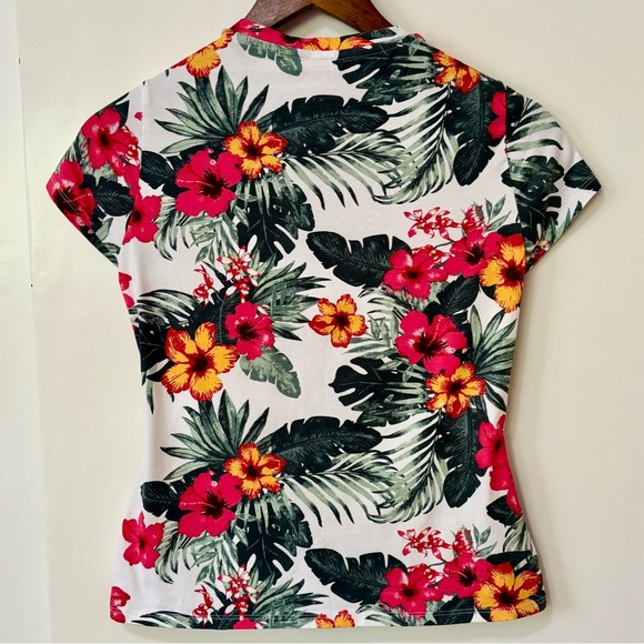 Guess| Floral Tropical Print Stretch Knit V-Neck Cap Sleeve Top Blouse Sz M - Picture 2 of 5
